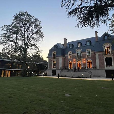 Bienheureux Hotel Wasquehal Bagian luar foto