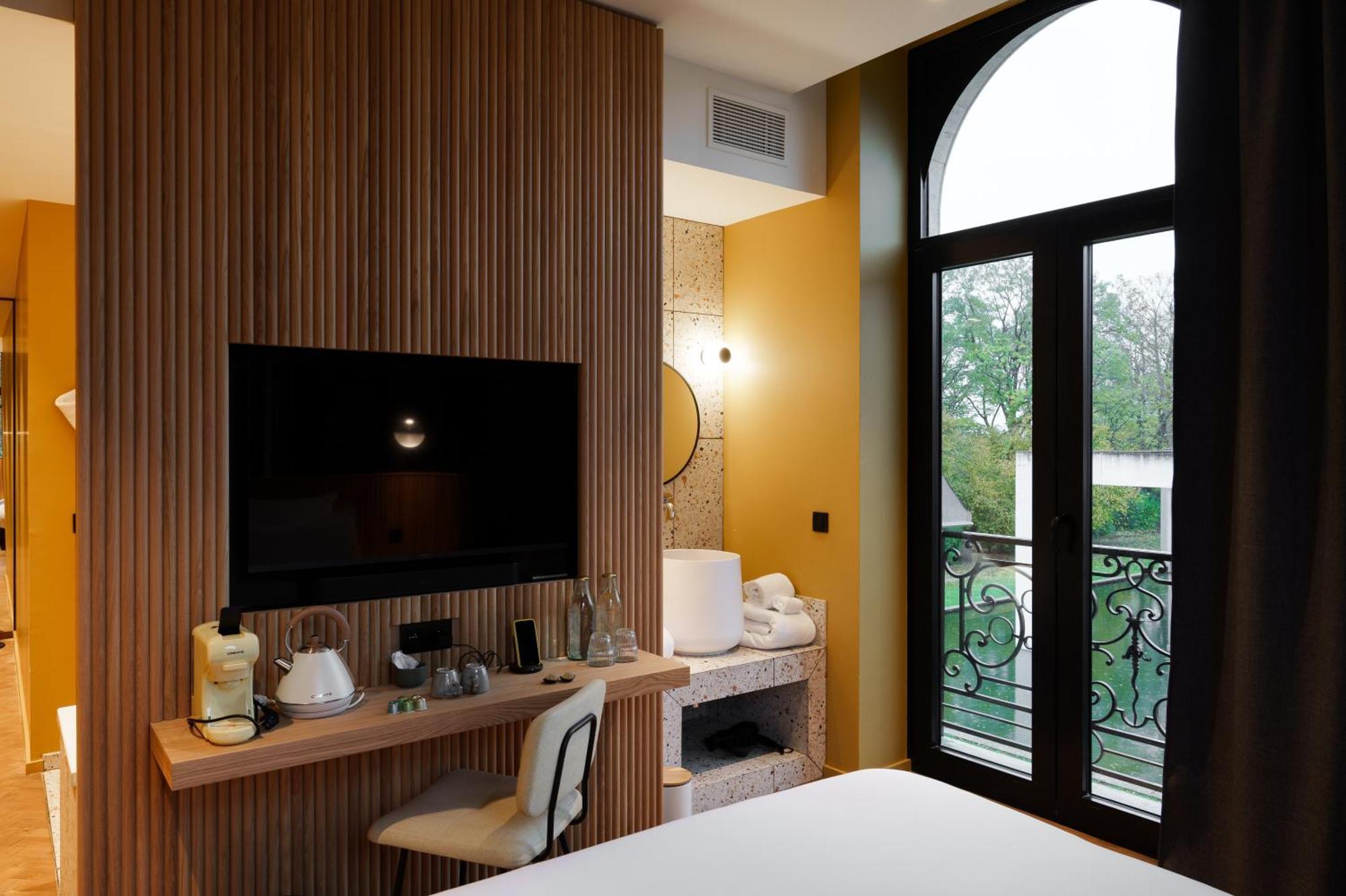 Bienheureux Hotel Wasquehal Bagian luar foto